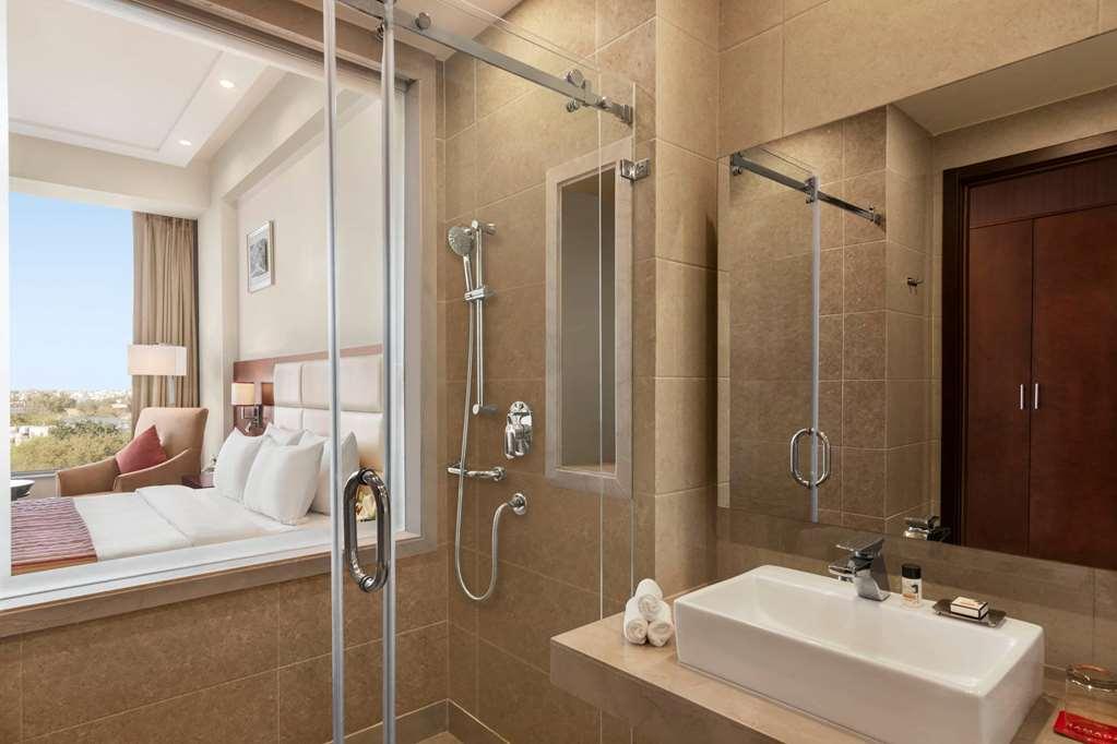 รามาดา บาย วินด์แฮม นิวเดลี ปิตัมปุระ Hotel ภายนอก รูปภาพ