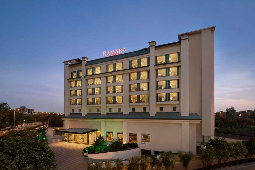 รามาดา บาย วินด์แฮม นิวเดลี ปิตัมปุระ Hotel ภายนอก รูปภาพ